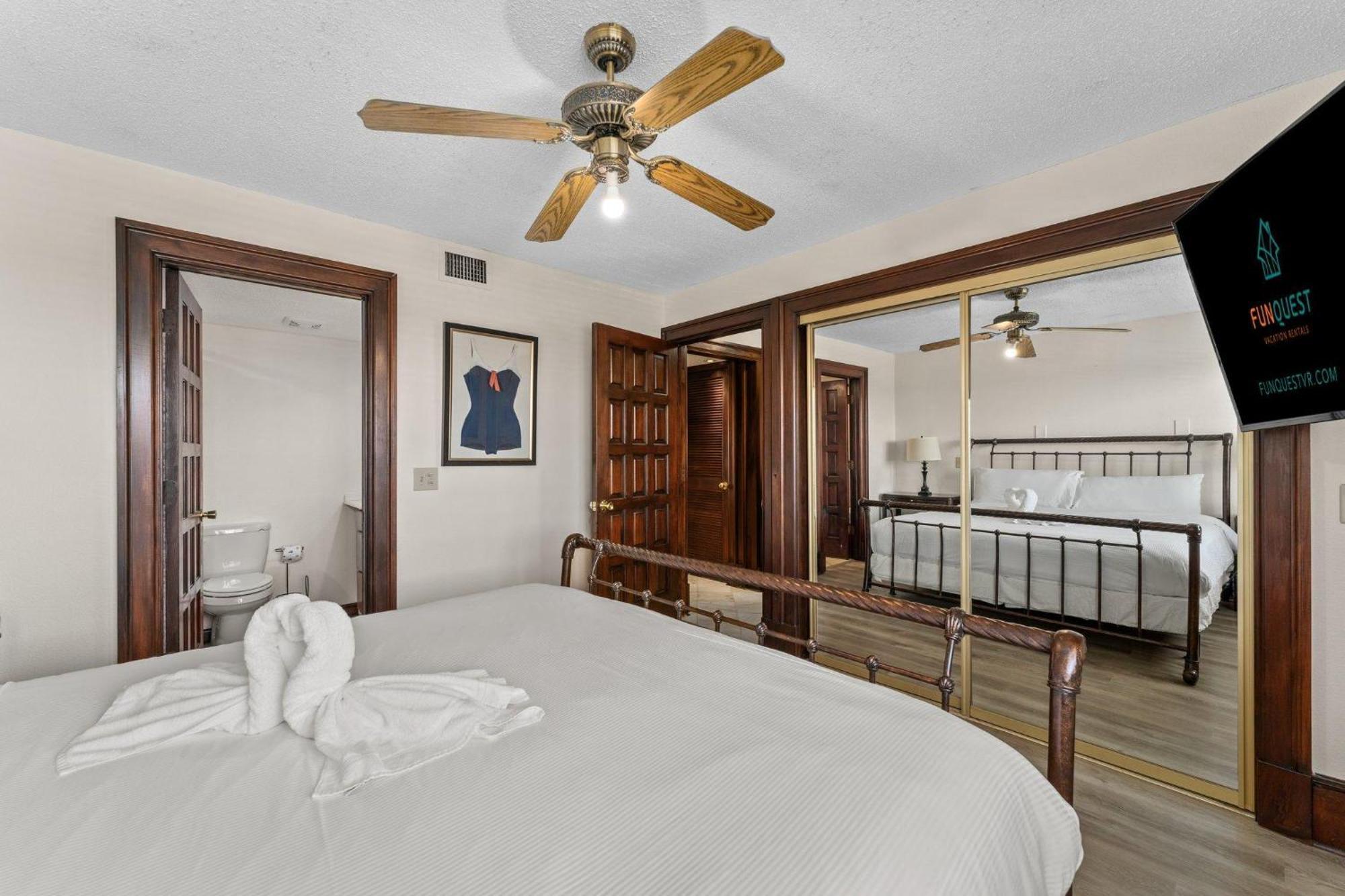The Summit 1501 Apartment *